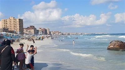 رفع الرايات الحمراء بالقطاع الغربي من شواطئ الإسكندرية 