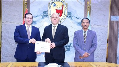 النعماني يكرم المجتازين لبرنامج الترشح لمنصب عميد كلية بجامعة سوهاج