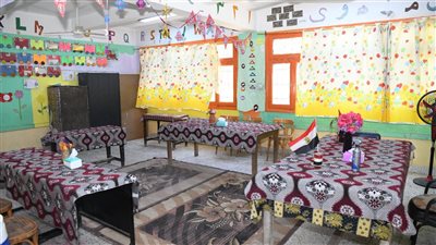 محافظ قنا يتفقد المقار الانتخابية ويؤكد جاهزيتها لاستقبال الناخبين (صور)