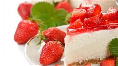 طريقة عمل الـ تشيز كيك بمكونات بسيطة في البيت 