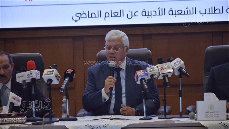 الدكتور أيمن عاشور