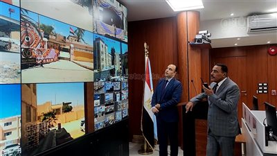 محافظ مطروح يتابع انطلاق انتخابات مجلس الشيوخ من غرفة العمليات (صور)