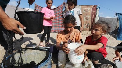 الأونروا: الاحتلال يسمح بدخول 40 شاحنة مساعدات فقط والقطاع بحاجة لـ600 يوميا