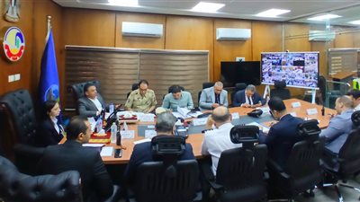 محافظ البحيرة تتابع انتظام لجان انتخابات مجلس الشيوخ من غرفة العمليات الرئيسية