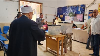 شوقي علام يدلي بصوته في انتخابات مجلس الشيوخ، ويؤكد: المشاركة واجب وطني 