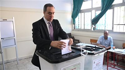 أمين مجلس النواب يدلي بصوته في انتخابات الشيوخ 2025: واجب وطني 