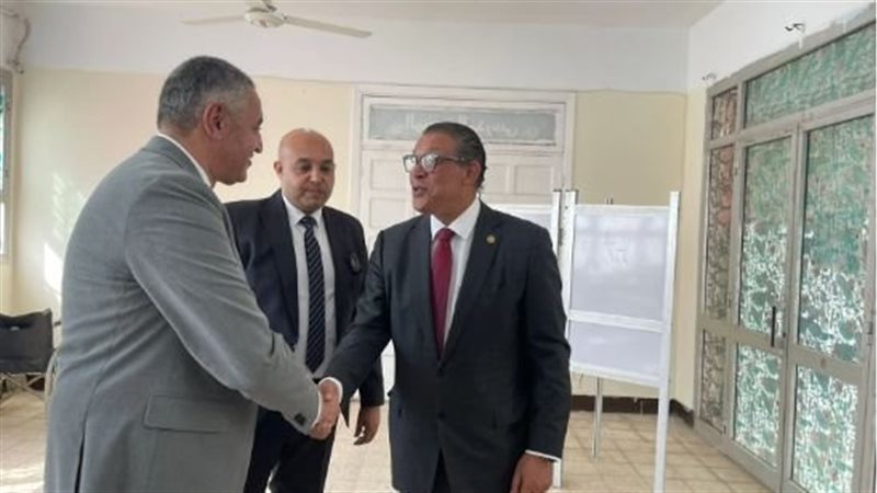 حازم عمر رئيس حزب