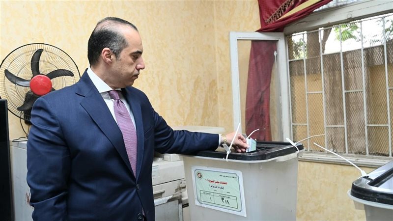وزير الشؤون النيابية،