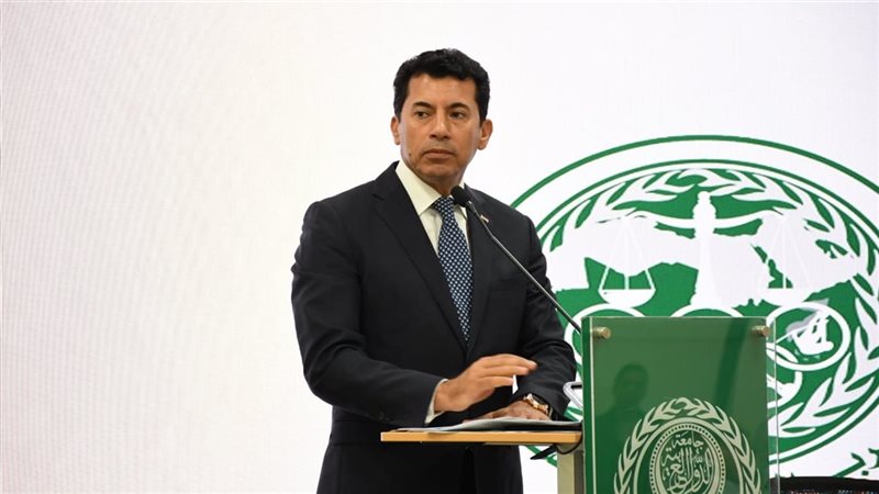 وزير الشباب يشهد