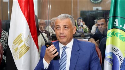 محافظ الإسماعيلية يشدد على الالتزام بالحياد وتحقيق مبدأ تكافؤ الفرص لجميع المرشحين بانتخابات الشيوخ (صور) 