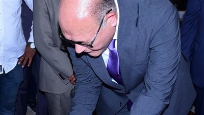 رئيس جامعة سوهاج يدلي بصوته في انتخابات مجلس الشيوخ (صور)