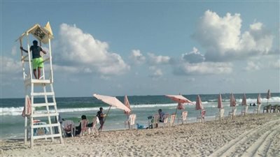 رفع الرايات الخضراء في شواطئ شرق الإسكندرية 