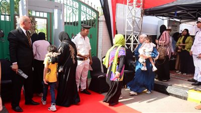 إغماء مواطن أثناء الإدلاء بصوته في انتخابات مجلس الشيوخ بالقليوبية