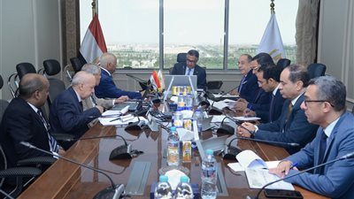 وزير التموين يبحث زيادة كفاءة منظومة إنتاج الدقيق البلدي المدعم