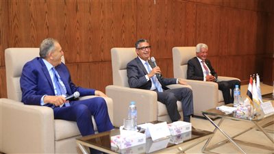 وزير التموين يكشف تفاصيل مبادرة خفض الأسعار.. تنطلق بالشراكة مع القطاع الخاص.. استقرار بعض السلع أبرزها السكر والبيض.. إلغاء عقوبات الحبس للبقالين.. وتحذير من الرفع غير المبرر للأسعار 