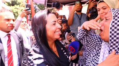 وزيرة التضامن تدلي بصوتها في انتخابات مجلس الشيوخ بالدقي