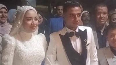 عروسان يدليان بصوتيهما، زفة في لجنة مدرسة قلهانة الابتدائية بالفيوم