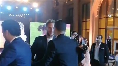 رمضان صبحي يتقدم لاعبي بيراميدز في الاحتفال بلقب أفريقيا (صور)