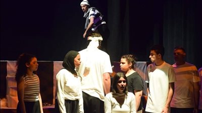 بحضور لجنة التحكيم، عرض 