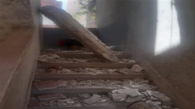 سقوط سلم عقار بمنطقة الفلل في بنها بالقليوبية