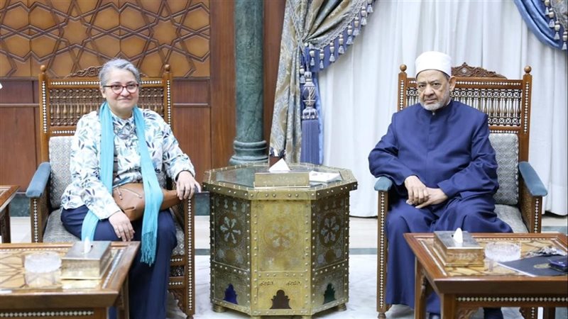 شيخ الأزهر يستقبل