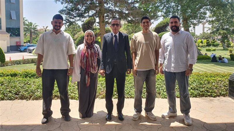 فريق جامعة مصر للعلوم