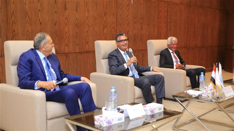 وزير التموين خلال