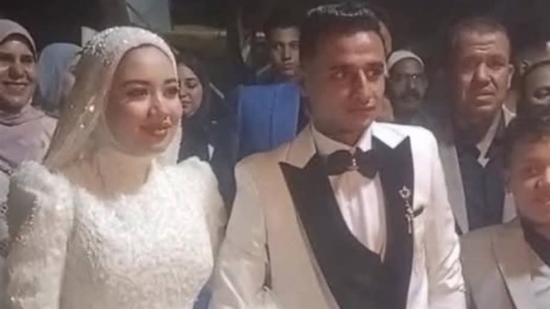 عروسان يدلبان بصوتهما