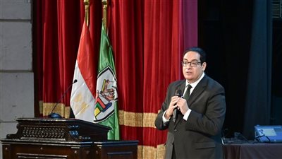 رئيس جامعة القاهرة يحذر من المخططات التي تستهدف إسقاط الدولة