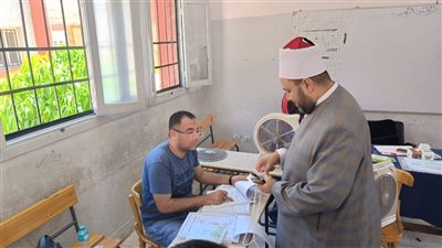 رئيس لجنة الفتوى بالإسكندرية يدلي بصوته في انتخابات مجلس الشيوخ 2025