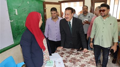 محافظ المنوفية يتفقد انتظام سير العملية الانتخابية (صور)