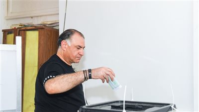 الإعلامي محمد فودة يدلي بصوته في انتخابات الشيوخ 2025 ويشيد بوعي المواطنين والمشهد الديمقراطي