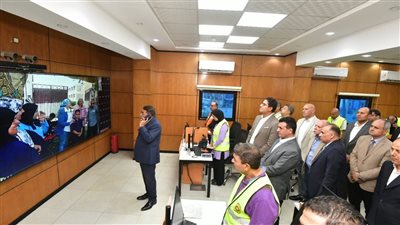  محافظ الدقهلية يتابع حل مشكلة الصرف الصحي بدنجواي (صور)