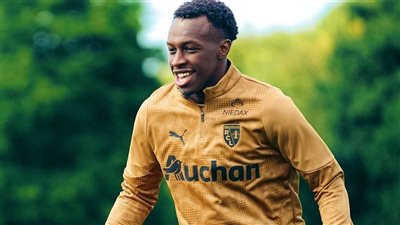 سعود عبد الحميد يحسم موقفه من العودة إلى الدوري السعودي 