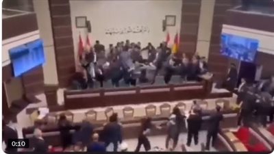 اشتباكات بالأيدي وضرب بالأحذية داخل البرلمان العراقي بعد 