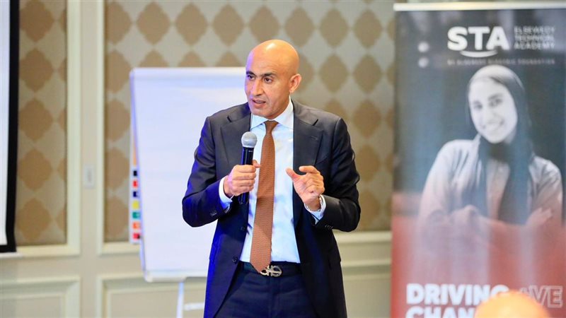 محمد عبد اللطيف وزير