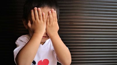 نصائح للأمهات للتعامل مع خجل الأطفال الزائد