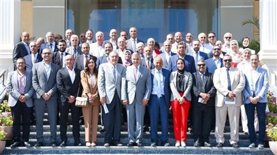 محافظ الإسكندرية يبحث استعدادات الانضمام لمنظومة التأمين الصحي الشامل