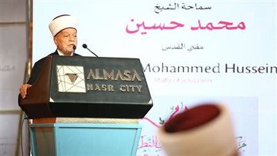 أول تعليق لمفتي القدس على قرار إبعاده عن الأقصى لمدة 6 أشهر: سنبقى حراس المسجد 