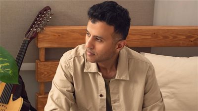 كنت بروح لطبيب نفسي، حمزة نمرة يتحدث عن مأساة غيرت مسار حياته وشكل أغانيه