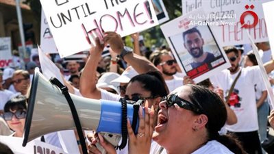 عائلات الأسرى تتظاهر أمام وزارة جيش الاحتلال متهمة نتنياهو بتعمد تعريض المخطوفين للخطر