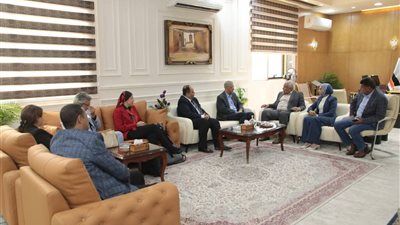 شركة فوسفات مصر تدرس إقامة مدرسة تكنولوجية بالوادي الجديد