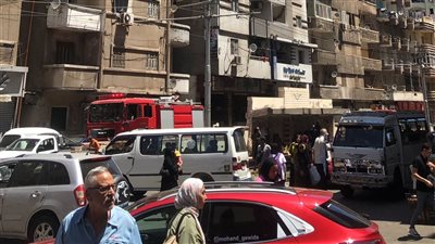 إصابة أم وابنها لقفزهما من حريق شقة بالطابق الثاني في الإسكندرية 