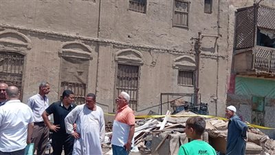  مصرع طفل وإصابة والدته في انهيار عقار سكني بأوسيم