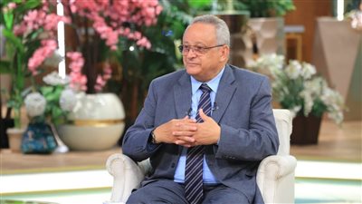 عقب حصوله على جائزة النيل، أحمد زايد ضيف منى الشاذلي الليلة