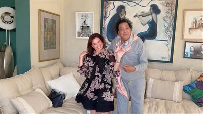 رفقة إلهام شاهين، أول ظهور لـ محمد منير عقب خروجه من المستشفى