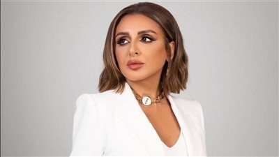 الألم شديد ومش هتخرج من المستشفى، تصريح مقلق من محمود سعد بشأن الحالة الصحية لأنغام