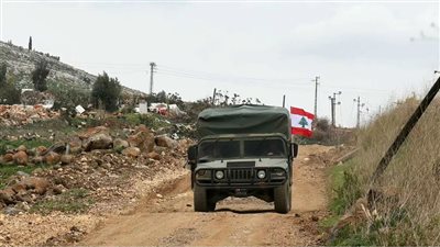 صحيفة عبرية: الجيش اللبناني يفكك منشآت حزب الله ويصادر أسلحته سرا 