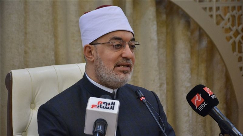 الدكتور نظير عياد،