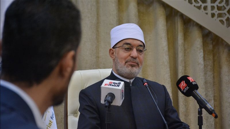 الدكتور نظير عياد،